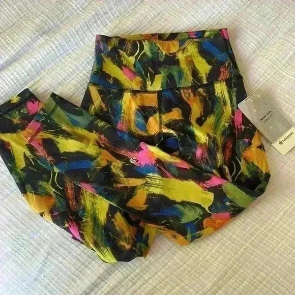 Lululemon- NWT Wunder Train Contour Fit Sz 0 - Picture 8 of 11